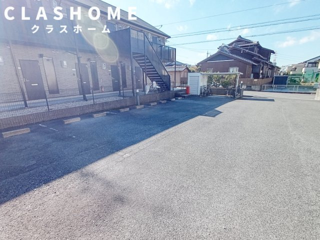アンプルール ブワ ルピナス　　　刈谷市の賃貸はクラスホーム刈谷店の駐車場