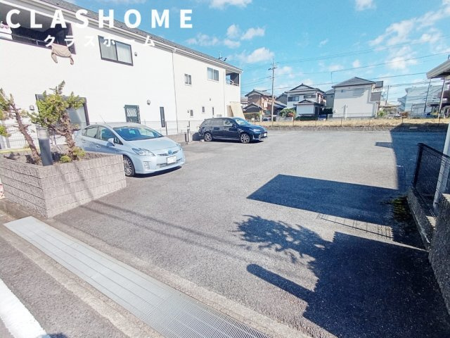 アンプルール ブワ ルピナス　　　刈谷市の賃貸はクラスホーム刈谷店の駐車場