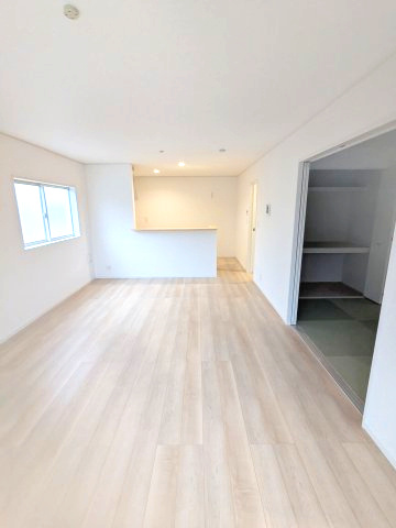 CRADLE GARDEN下里見町の居間・リビング