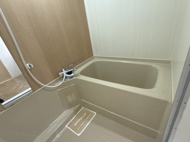 メゾン嵐山の浴室