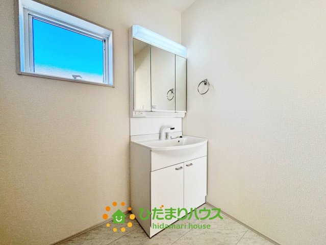 古河諸川第13　新築一戸建て　01　リーブルガーデンの独立洗面台