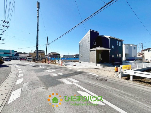古河諸川第13　新築一戸建て　01　リーブルガーデンの前面道路含む現地写真