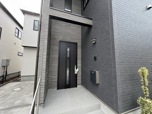 市川市宮久保４丁目新築戸建【宮久保小学校：9分】のエントランス|エントランス・玄関ポーチ