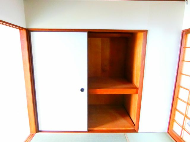 ブルースカイハイツB棟の収納