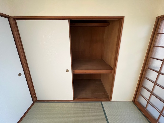 ブルースカイハイツB棟の収納