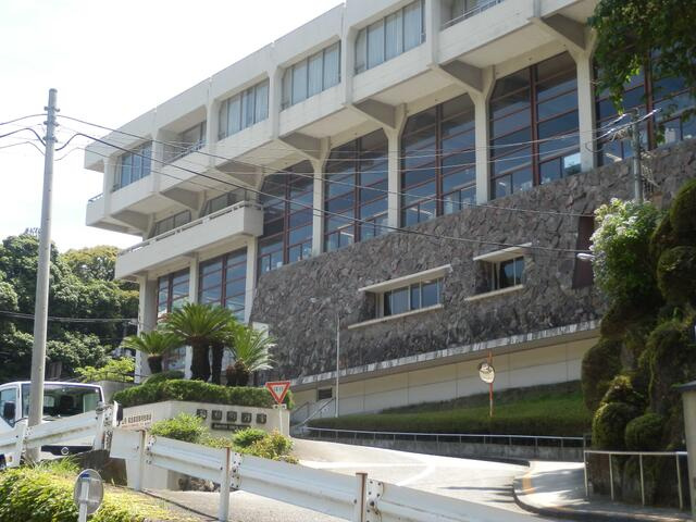 箱根町役場まで481m