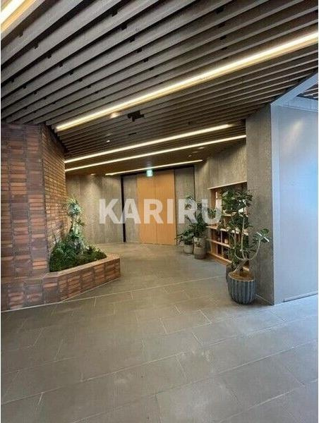 コンフォリア・リヴ本町WEST　Qのロビー