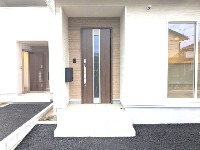 CRADLE GARDEN下里見の外観|南向きのリビングには暖かな日差しが差し込みます。