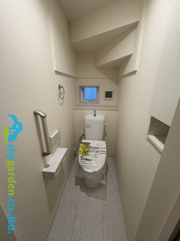 茅ヶ崎市浜須賀　新築戸建　全2棟2号棟のトイレ|清潔感のあるトイレです