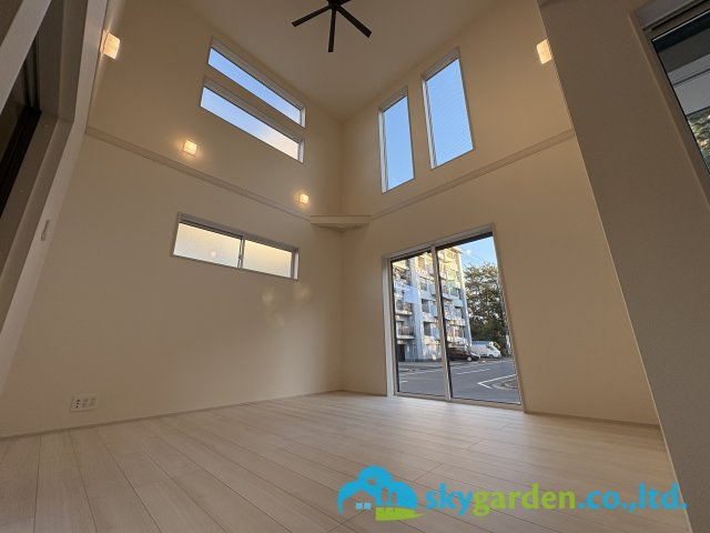 茅ヶ崎市浜須賀　新築戸建　全2棟2号棟の居間・リビング