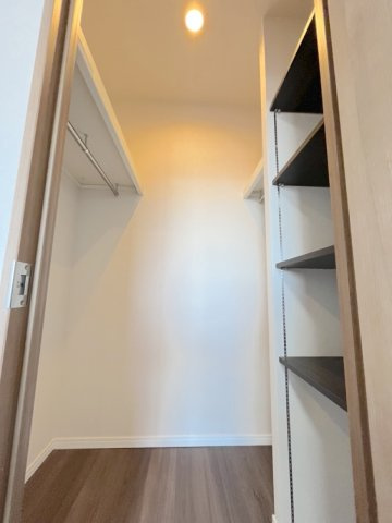 アイランドタワースカイクラブC棟の収納