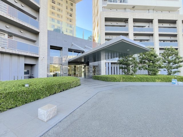 アイランドタワースカイクラブC棟のエントランス