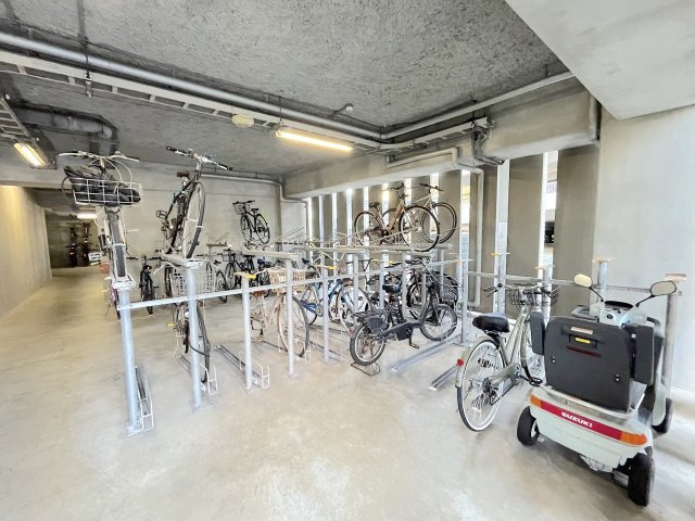 アイランドタワースカイクラブC棟の駐輪場