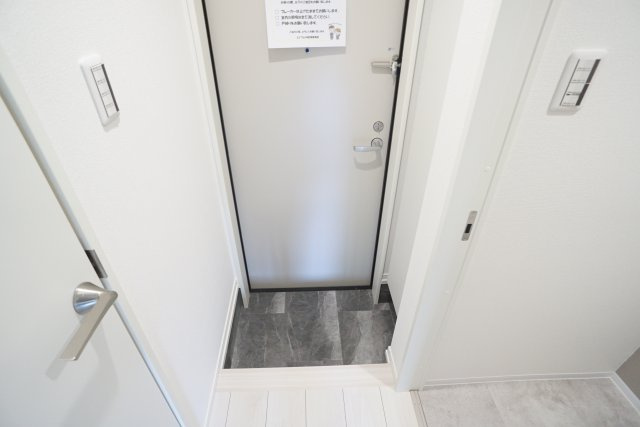 REGIES清荒神Ⅰの玄関