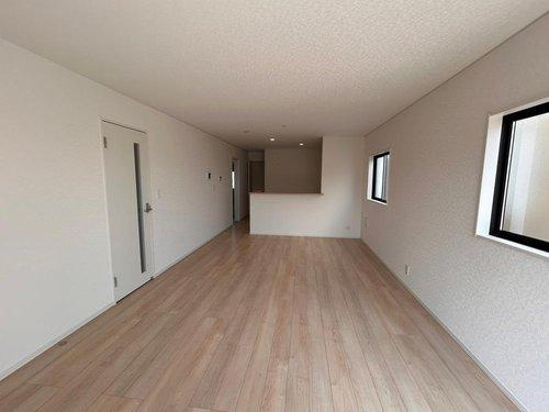 大田原市末広　第5　3号棟の居間・リビング|日当たり良好広々リビング！