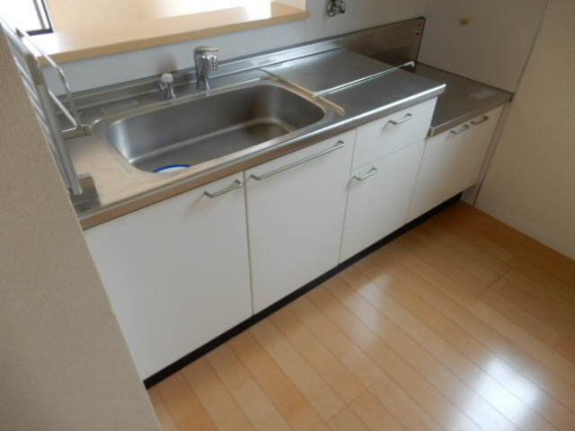 フレーズ上の山のキッチン