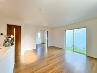 【居間・リビング】 | 前橋市朝日町　新築住宅 | 気がづけば家族が集まって楽しい会話と食事が始まる。皆で笑って過ごす幸せ溢れるリビング。