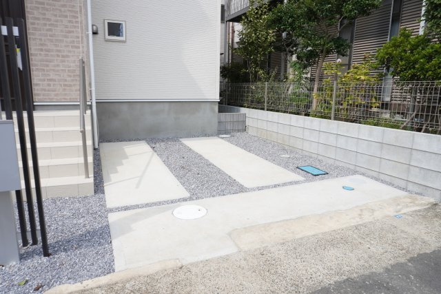 草加市瀬崎6丁目 新築分譲住宅の駐車場