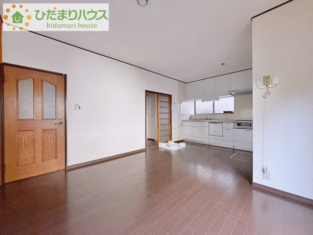 【居間・リビング】 | 柏市高田　中古戸建 | お子様が元気に遊べる広々としたリビングです！