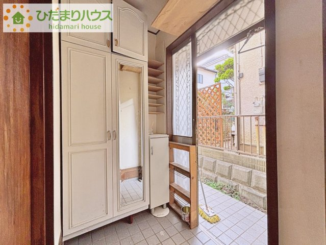 【玄関】 | 柏市高田　中古戸建 | 丁度良い靴箱のサイズ♪これだけあれば家族全員の靴がしまえてスッキリ(^O^)