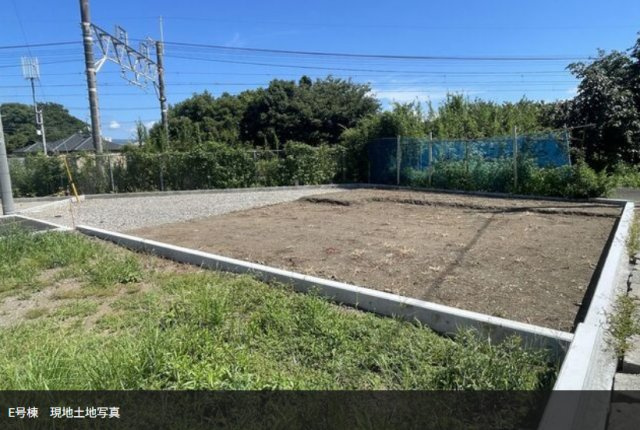 沼津市大岡Ⅴ　新築戸建　全5棟　E号棟の前面道路含む現地写真