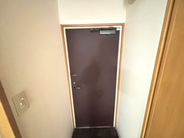 甲南タマタニマンションの玄関