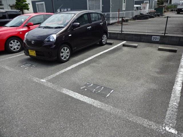 ディアス千尋の駐車場