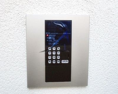 Ｃａｒｉｎａ赤羽のセキュリティ|オートロックです。