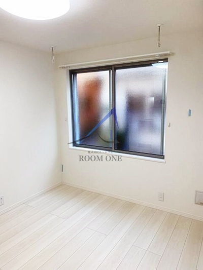 Ｃａｒｉｎａ赤羽の居間・リビング|洋室のお部屋です。