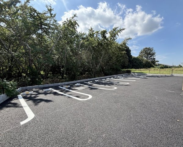 カーサ ベルデⅡの駐車場
