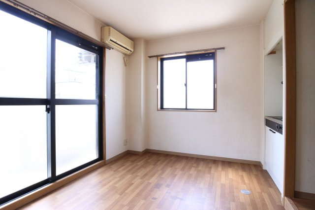 レジアスの寝室