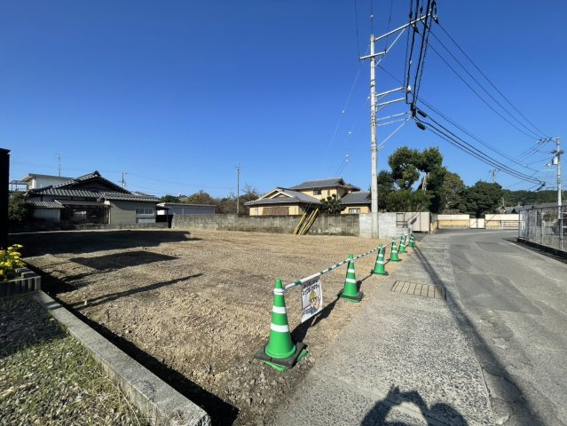 萩生岸ノ下　売土地の外観|前面道路も広々としています