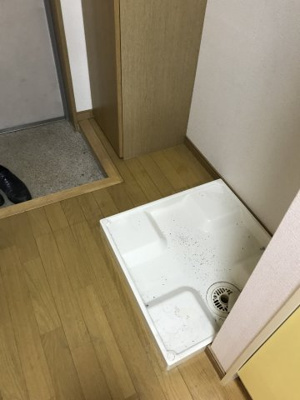 【設備】 | スカイハイツ | 室内洗濯機置き場。