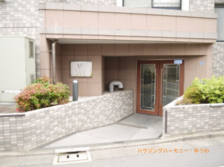 【エントランス】 | 清潔感と歓迎感があるエントランスホールとなります。