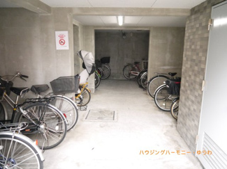 【その他共用部分】 | 建物内に、専用駐輪場があります。