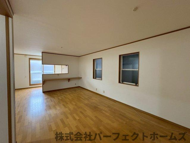 宮之阪3丁目戸建の居間・リビング|ゆったりとしたリビングです