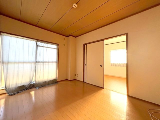 第2岡本ハイツの洋室