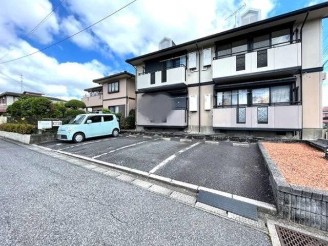 ＮＪ・Ｃｏｕｒｔの駐車場