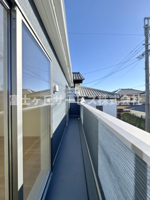 【バルコニー】 | 静岡市清水区船原2丁目 3期 新築一戸建て 2号棟 | 陽当たり良好なバルコニーです
