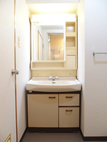 ガーデンコート大泉学園の洗面所