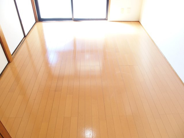 ガーデンコート大泉学園の洋室