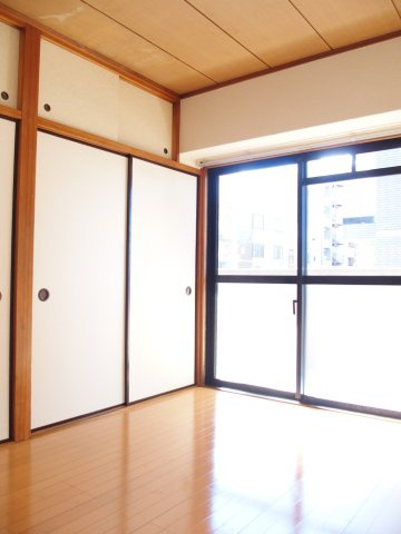 ガーデンコート大泉学園の洋室