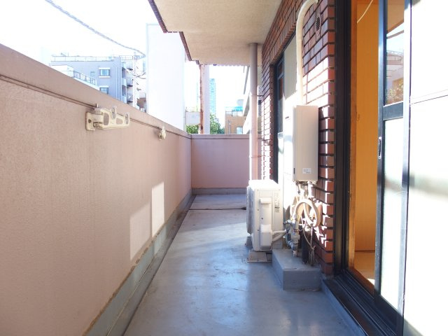 ガーデンコート大泉学園のバルコニー