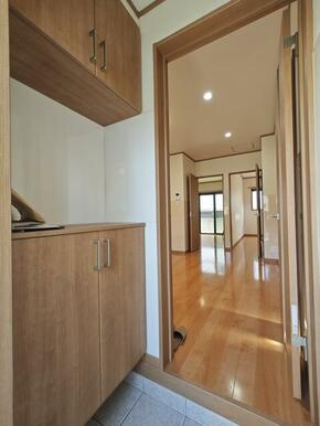 中園貸家の玄関|明るい玄関です