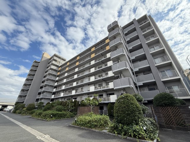 レスタージュ鳳の外観