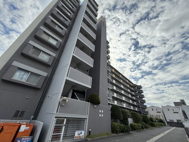 レスタージュ鳳の外観