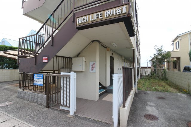 リッチライフ伊川谷のエントランス