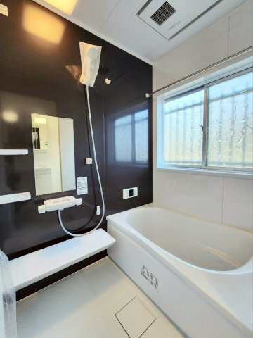 【リフォーム × 中古戸建て】北九州市門司区吉志6丁目の浴室|新品のユニットバス♪