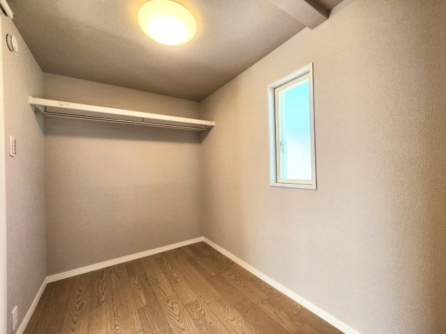 【リフォーム × 中古戸建て】北九州市門司区吉志6丁目の収納|サービスルームには服が掛けられる枕棚付きのハンガーパイプ♪