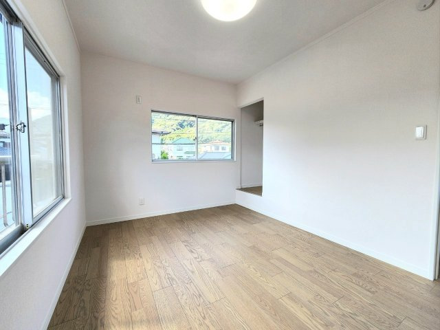 【リフォーム × 中古戸建て】北九州市門司区吉志6丁目の洋室|2階北側6帖洋室です♪